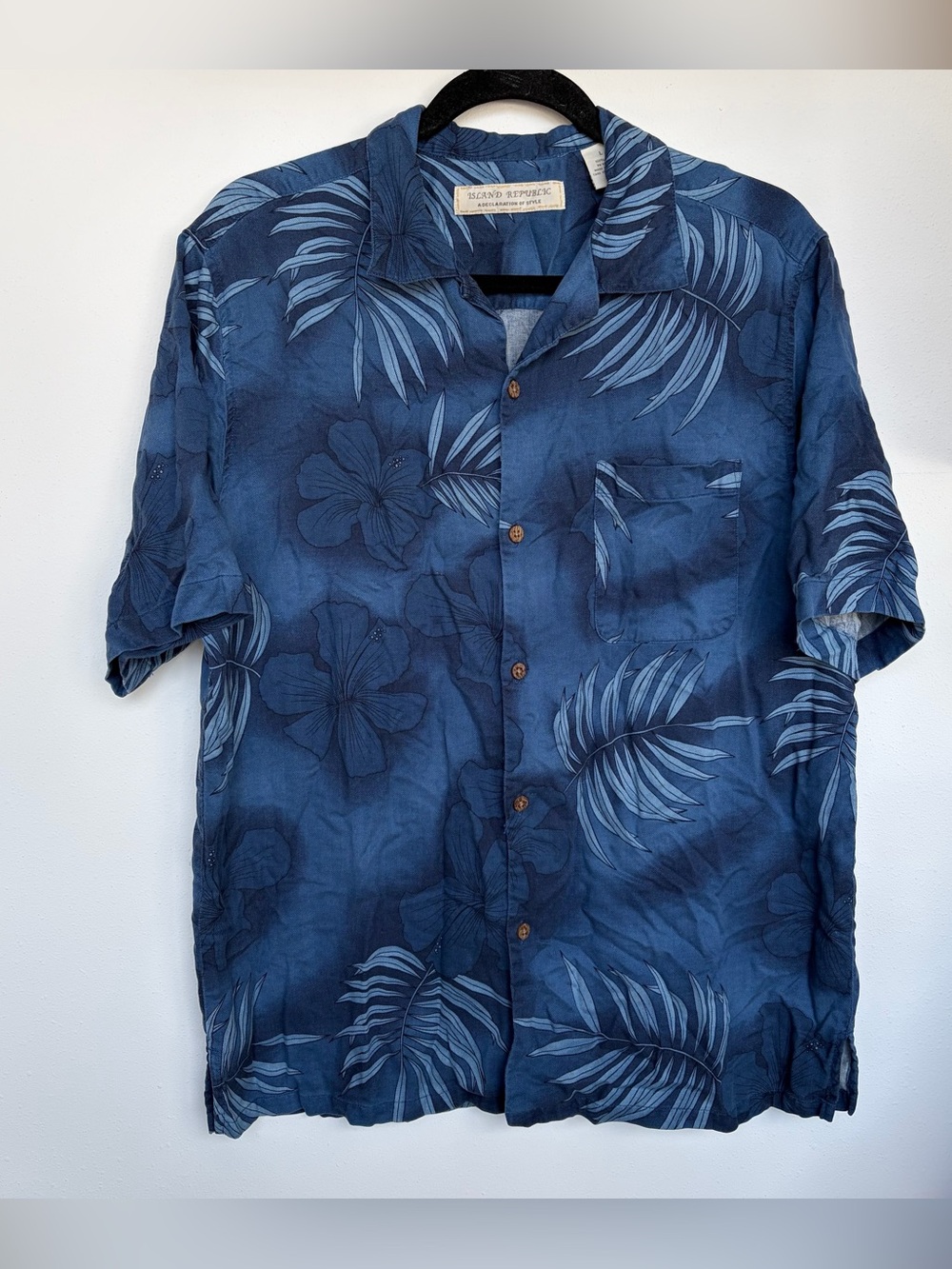 Island Republic Mens Large Vintage Blue Hawaiian Shirt 100% Silk Aloha Shirt